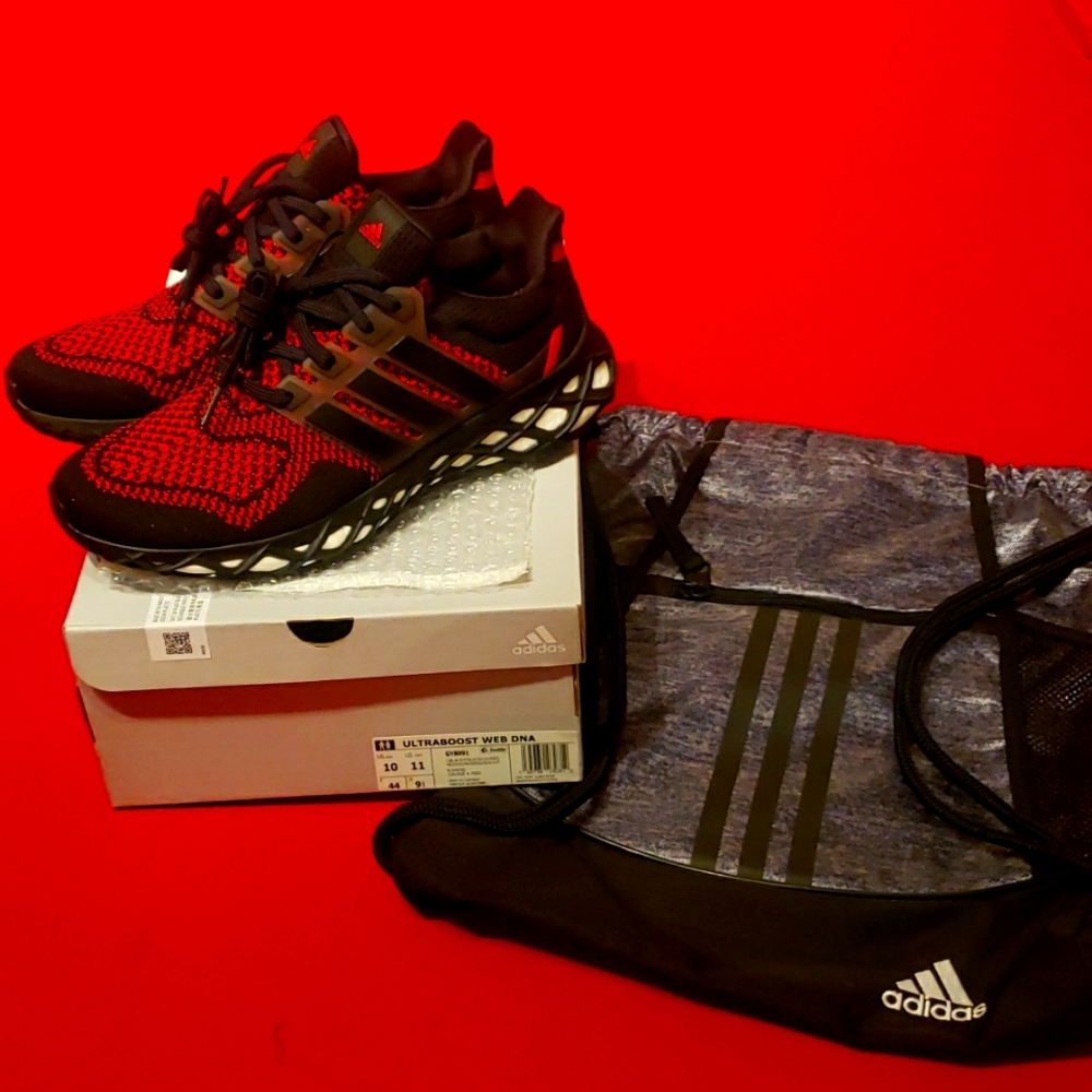 Lot of 2 Mens size 10 Red/Black/White Adidas Ultraboost DNA Web shoes and Sack